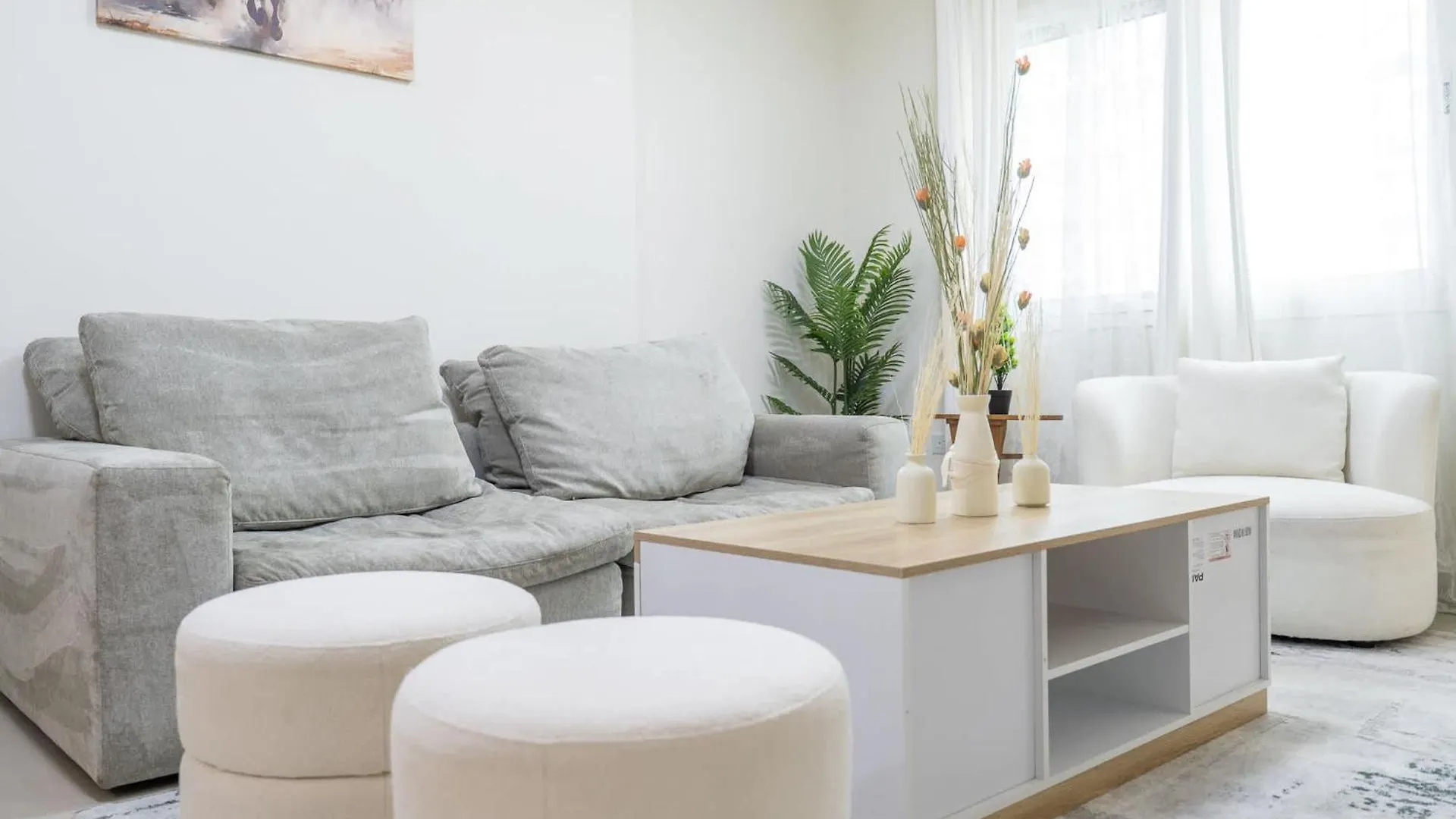 1 Bedroom In Red Residence - Heart Of Sports City Dubai 0*,