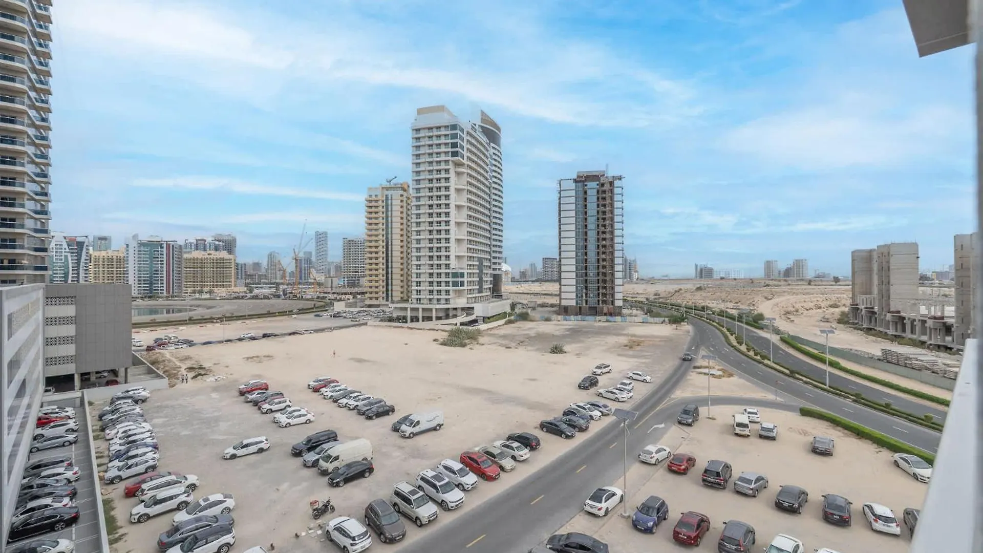 1 Bedroom In Red Residence - Heart Of Sports City Dubai Apartment